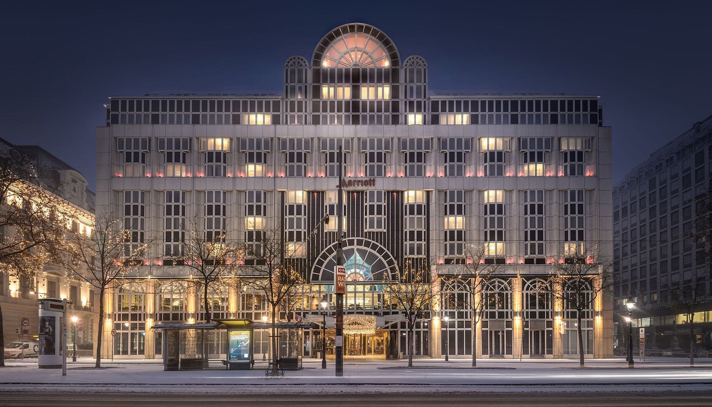 Transfer to Vienna Airport Transfer to Marriott Vienna